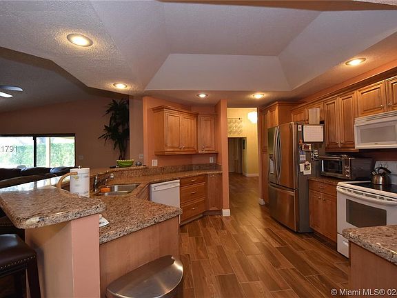 4th image of 9144 NW 53rd Mnr