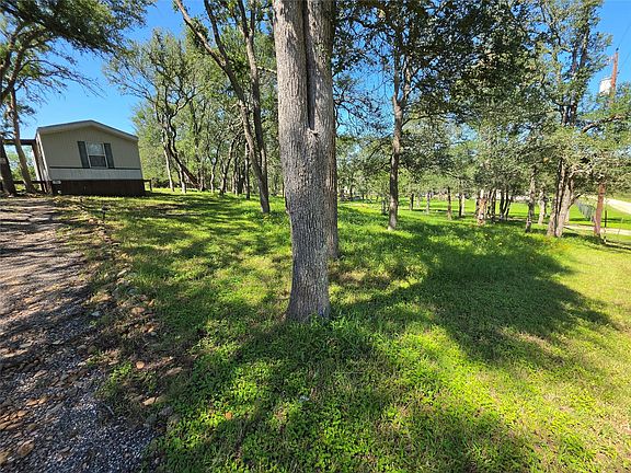4th image of 113 Valley Ln