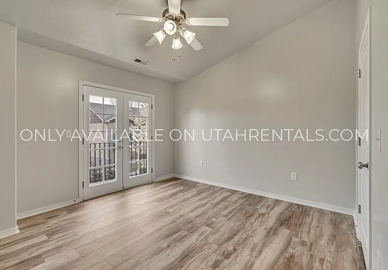 279 E Ailee Ln — Photo 8