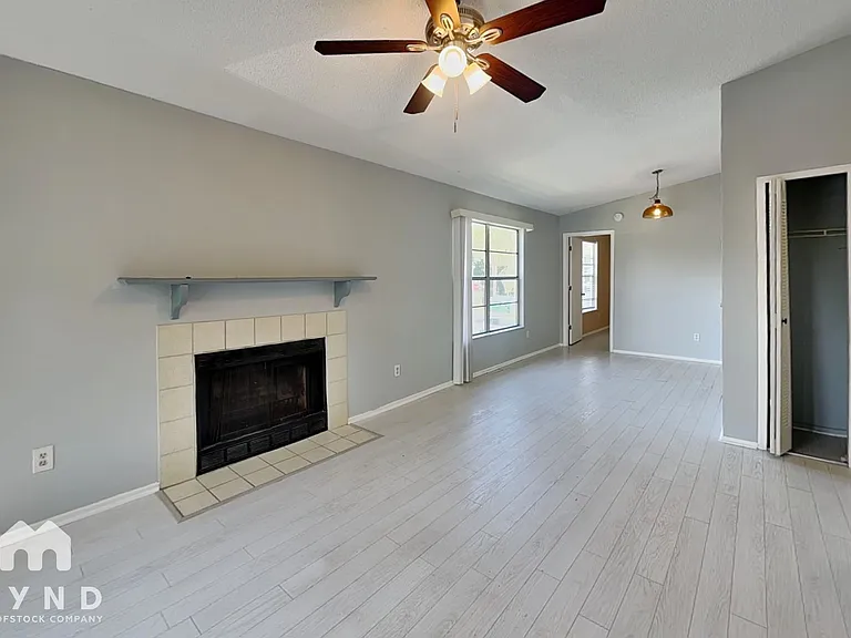 107 Northlake Dr — Photo 4