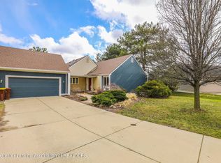 6403 Willow Bend Dr, Lansing, MI 48917