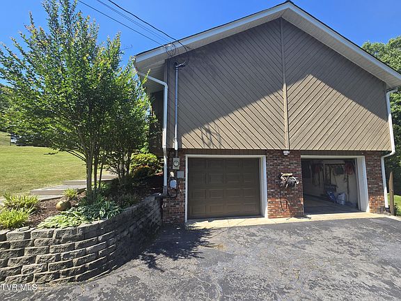 5th image of 3265 Winesap Rd