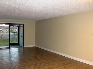 101 Lake Ave NE APT 125, Largo, FL 33771