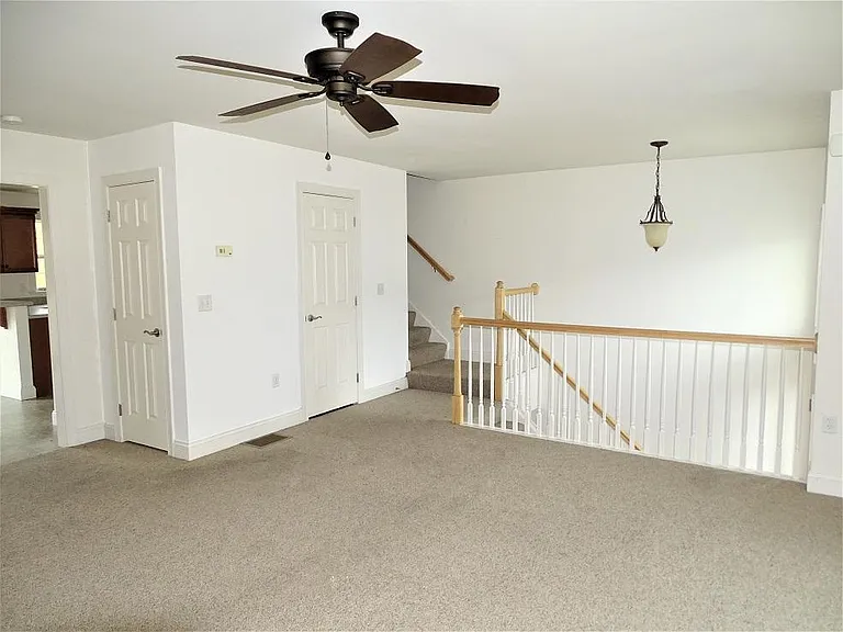 766 Oak Leaf Ln — Photo 4