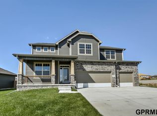 17114 Bondesson St, Bennington, NE 68007