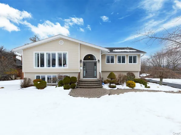 105 Lester Drive, Tappan, NY 10983