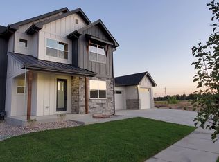 5528 Long Dr, Timnath, CO 80547