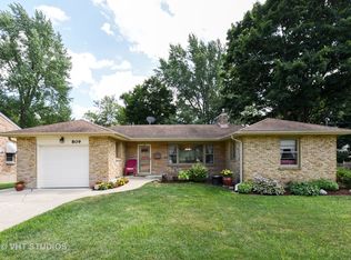 809 Murray Ave, Elgin, IL 60123