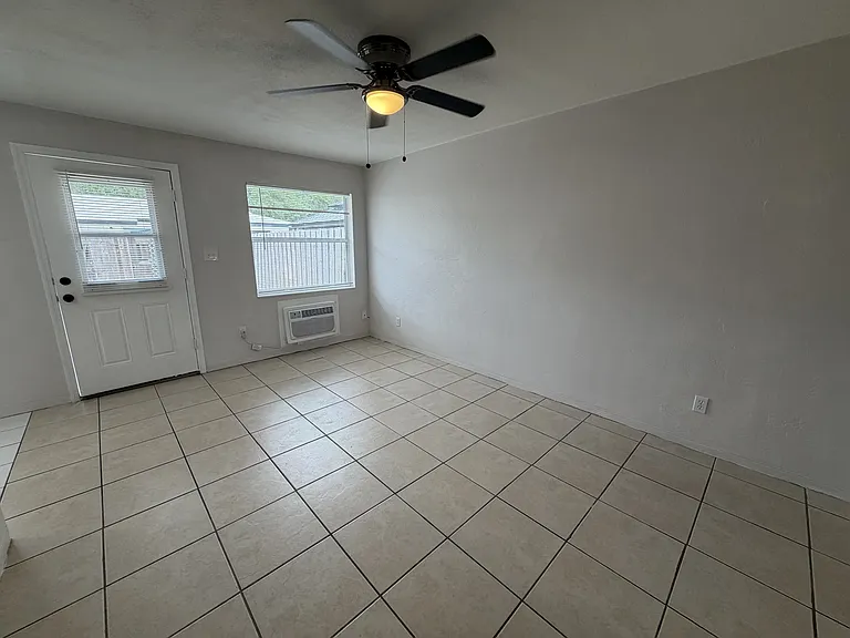 7111 Dartmouth Ave N #2 — Photo 4