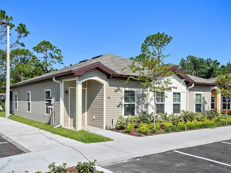 Spring Tree Village Apartments — Photo 49