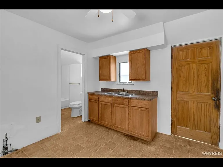 75 Mills St #2 — Photo 11