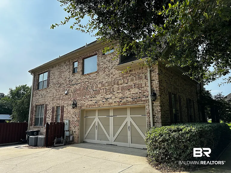 814 Darrah St — Photo 32