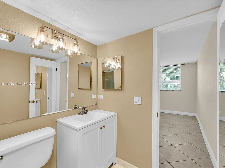 681 S Hollybrook Dr #109 — Photo 18