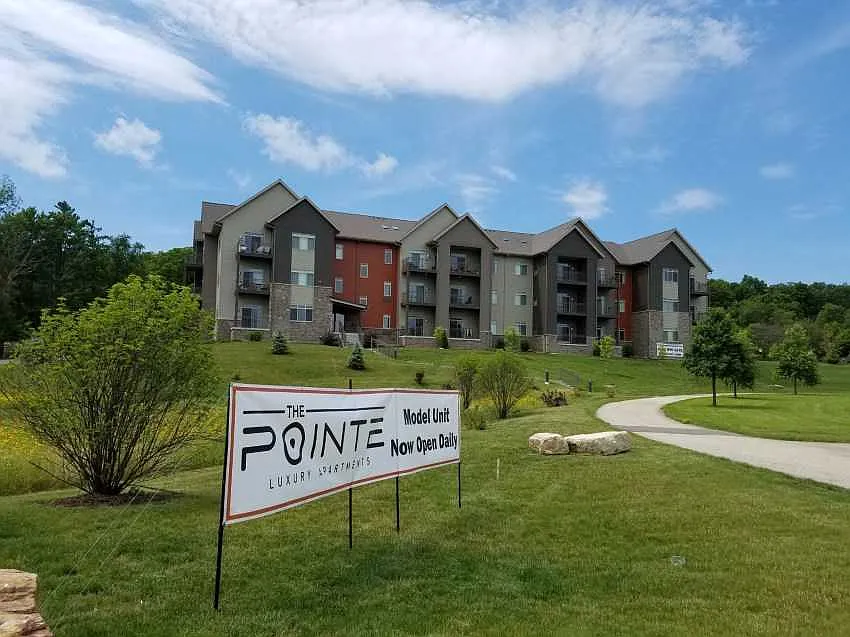 The Pointe Luxury Apartments — Photo 2