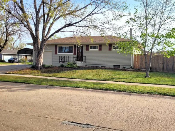 2077 Harold Ave, Salina, KS 67401