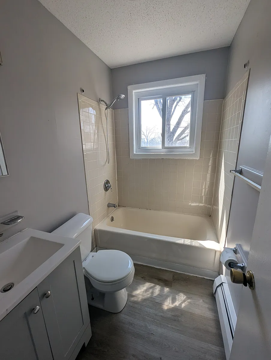 Building Photo - 406 Barbour St #6