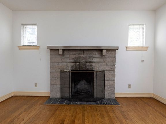 5th image of 2343 Hawthorne Ave