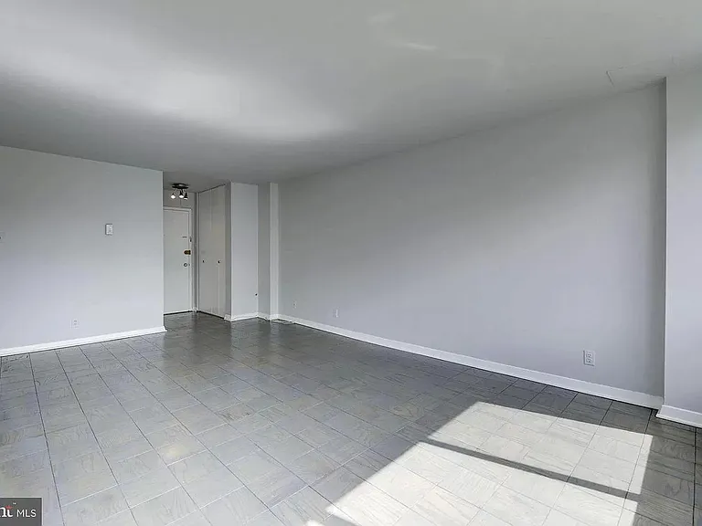 2201 L St NW #812 — Photo 17