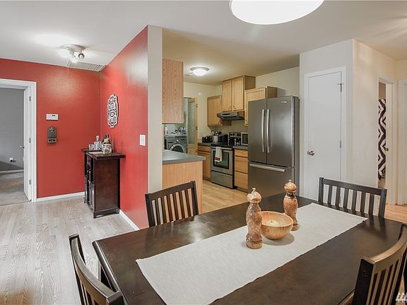 5th image of 4820 42nd Ln SE