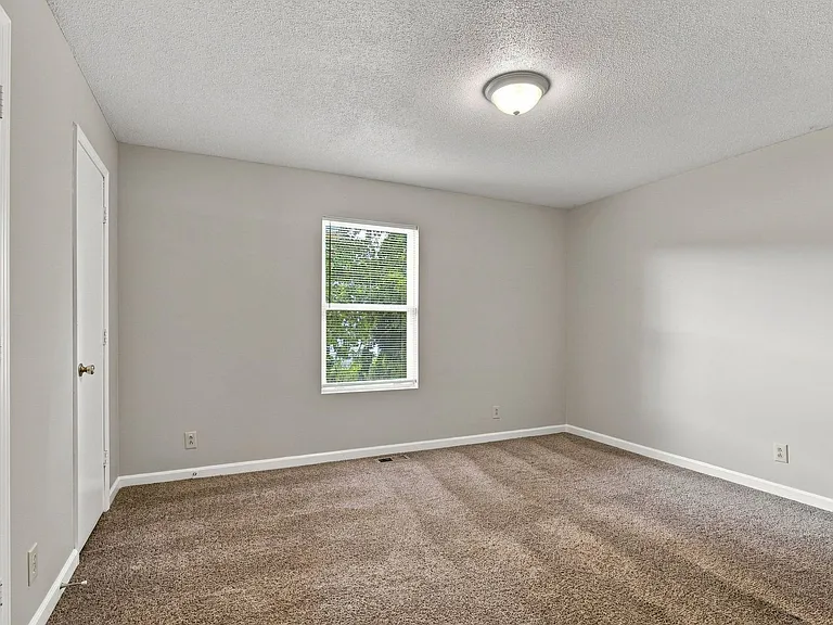 Tower Dr - 3264 — Photo 15