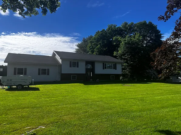 411 Main St #B, Warren, ME 04864