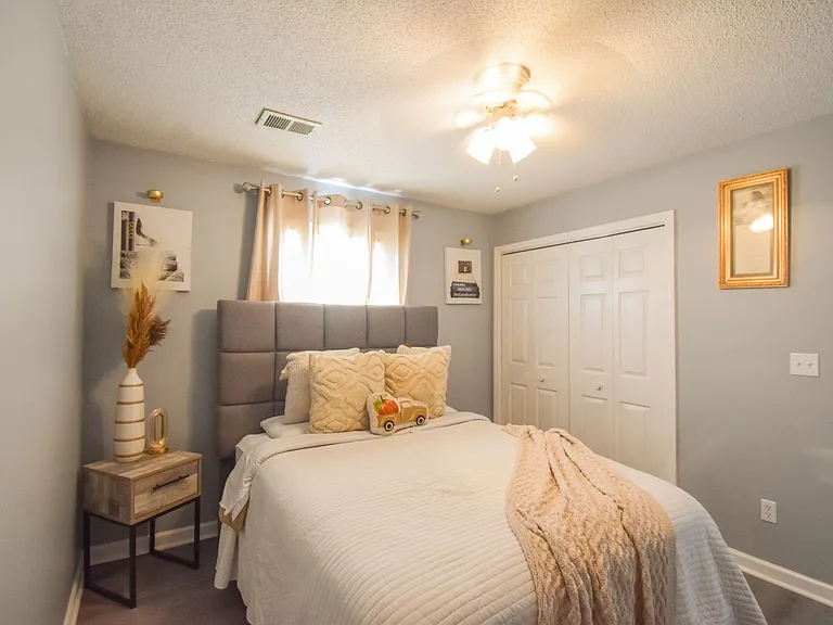 5598 Windy Knoll Pl — Photo 13