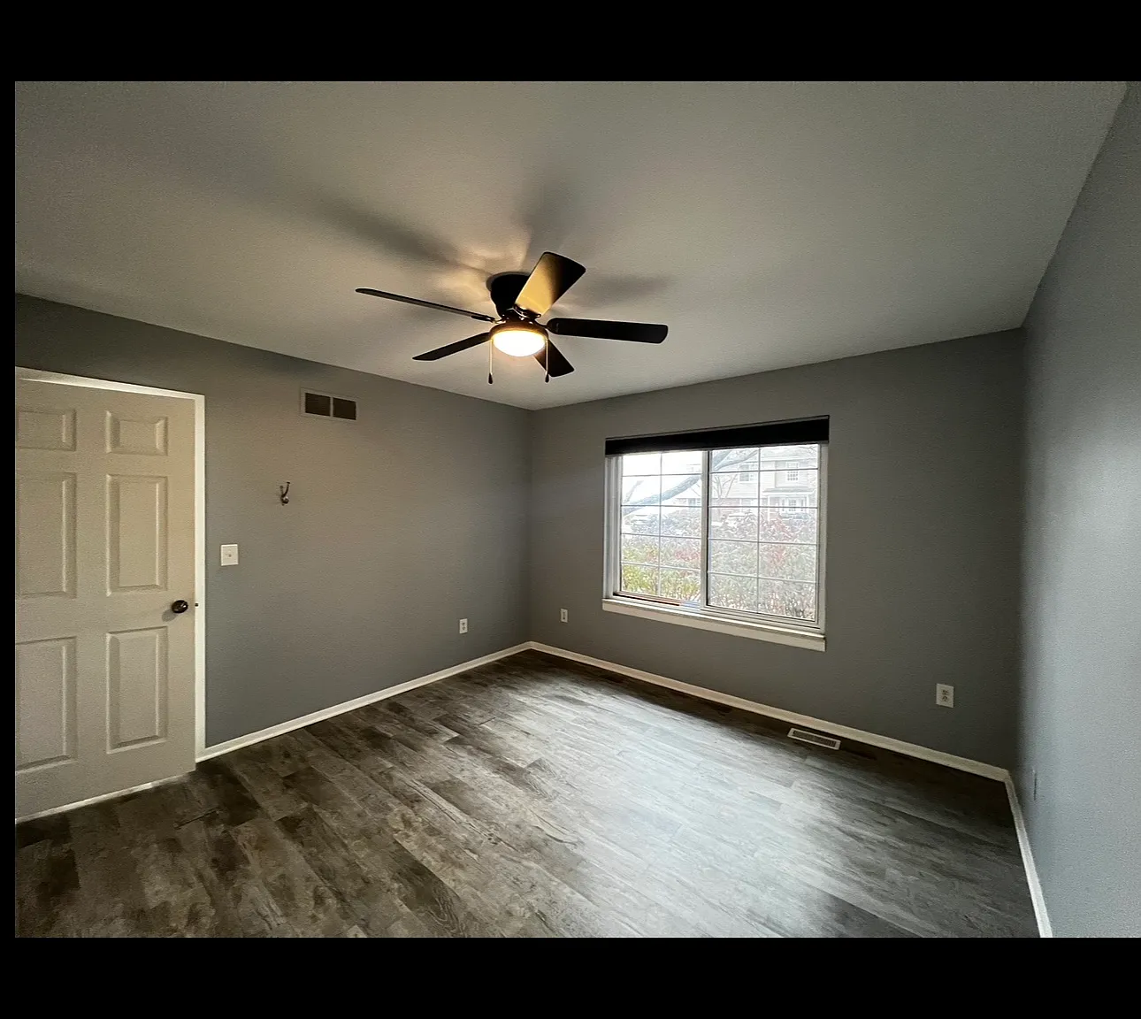 1150 Catalpa Dr — Photo 4