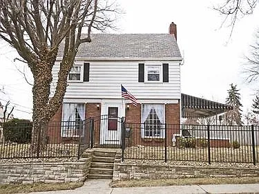 4529 Fairfield St photo 1