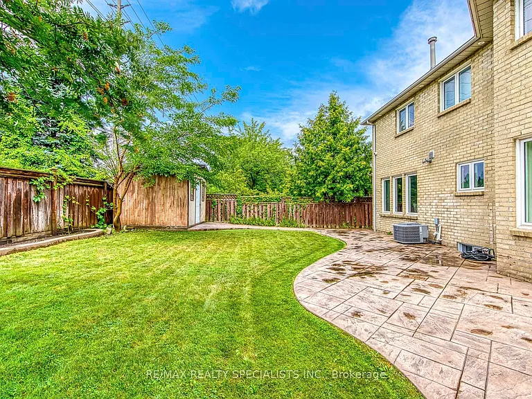 1499 Ravensmoor Cres — Photo 46