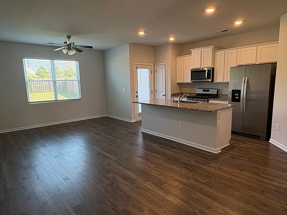 4th image of 318 Bisham Ct