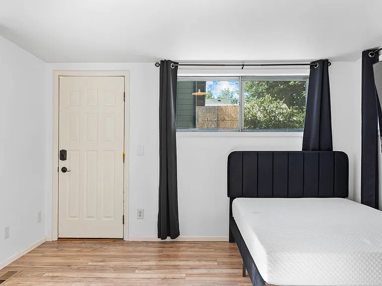 1707 S Hervey St #B — Photo 3