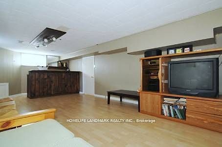 3rd image of 35 Wynn Rd