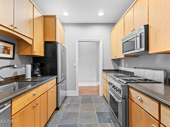 54th image of 643 Crown Pointe Rd