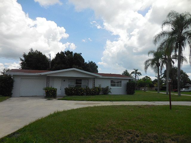 1st image of 230 SE Camino St