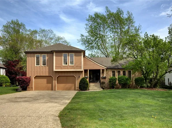 826 Stevens Creek Ct, Forsyth, IL 62535