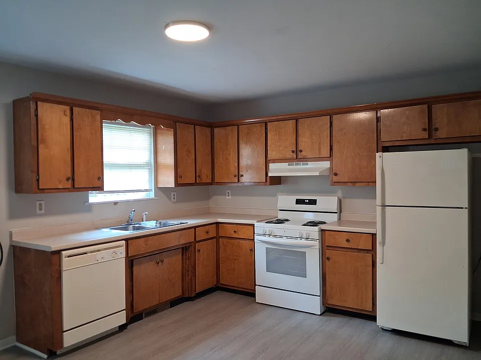 206 Mitchell St #1