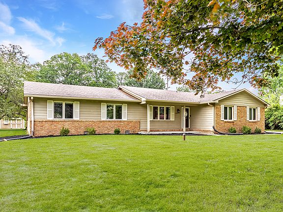 3rd image of 2227 Woodland Trce