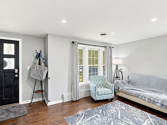 2nd image of 3432 Lonnquist Dr