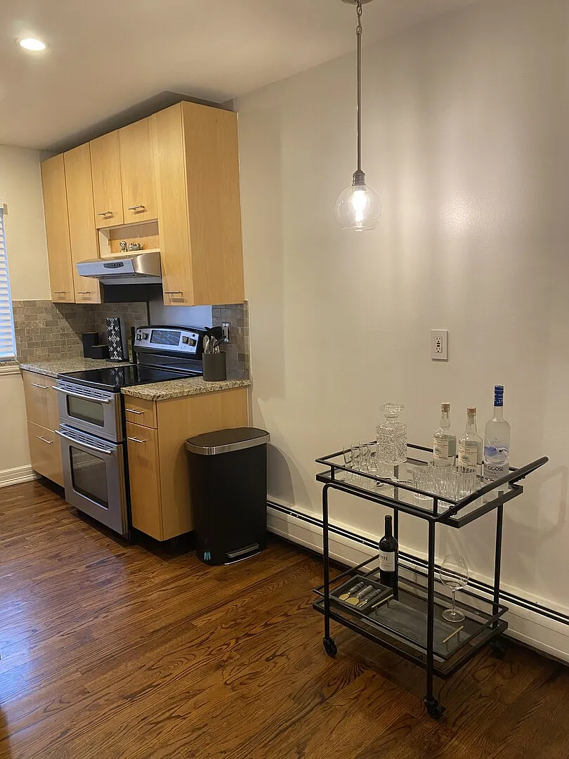 Cozy Condo Near Downtown Birmingham — Photo 3