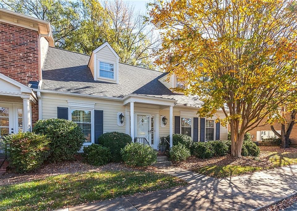 1st image of 37 E Fountain Manor Dr