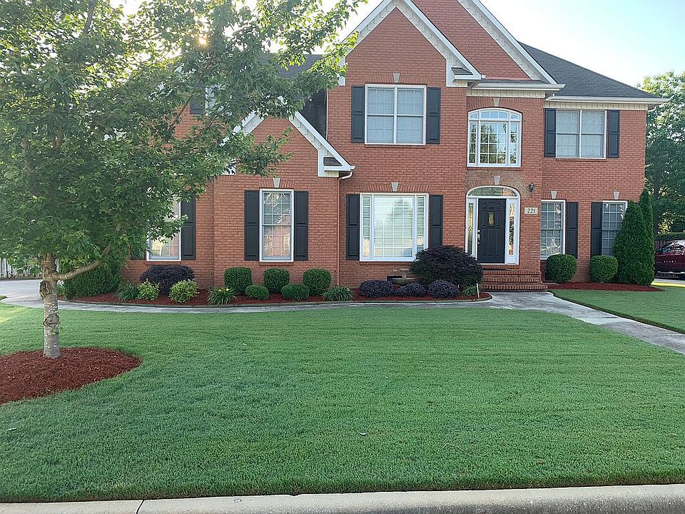 1st image of 221 Nathan Hale Dr