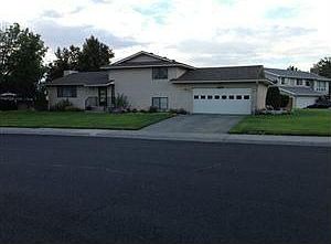 1st image of 225 N Manzanita St