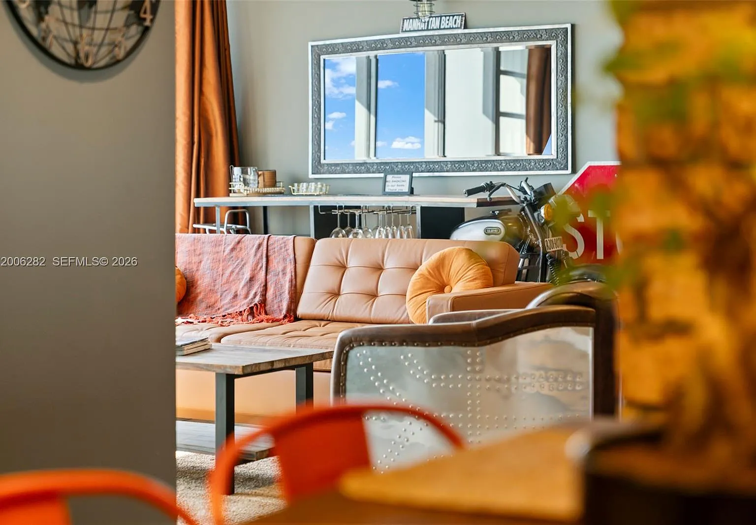 Home Tower Condo — Photo 4