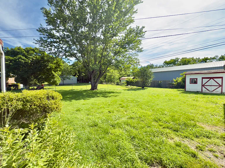 222 Yorktown Rd — Photo 37