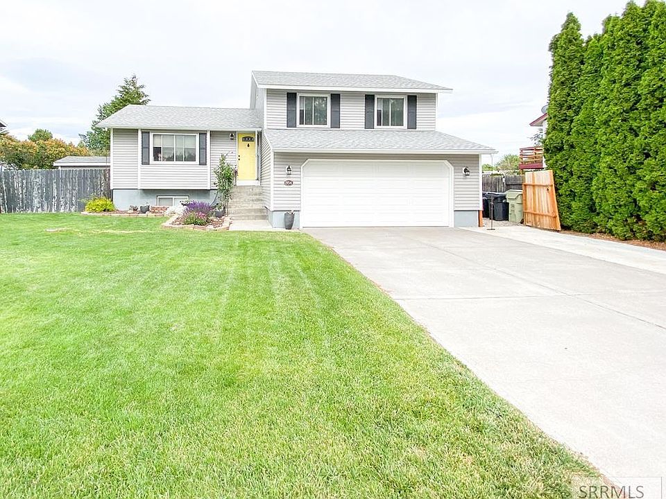 1st image of 864 Coachman Dr