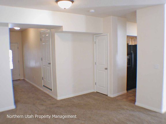 4 Front Room View 2_04212016