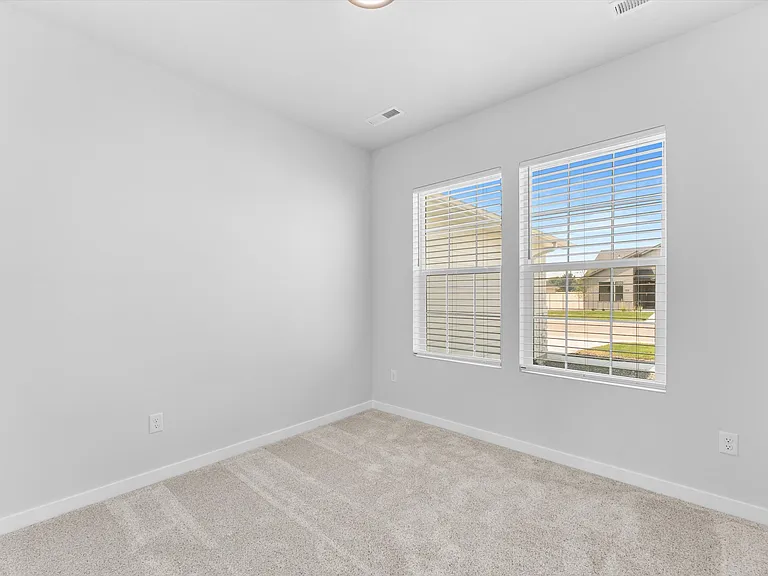 510 Waverly Ave — Photo 23