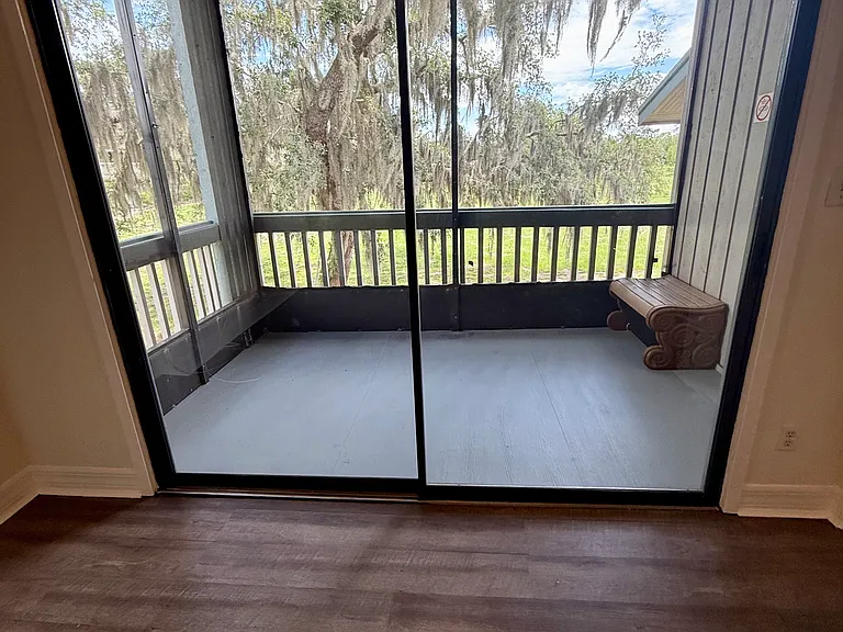 2075 Corner Lake Dr — Photo 7