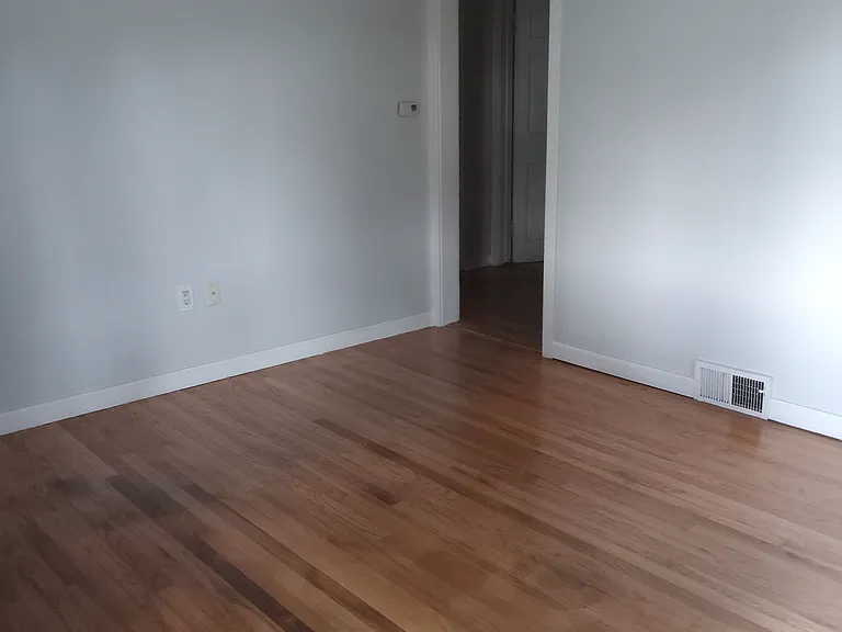 302 N Elida St — Photo 2