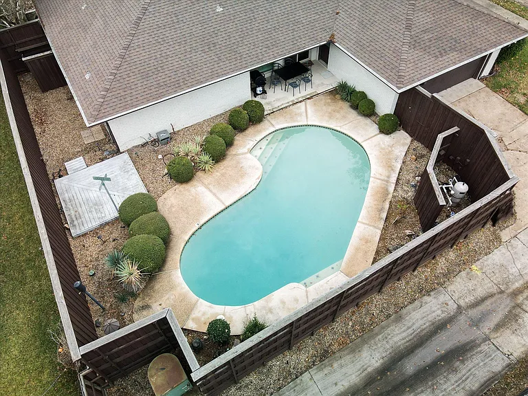 2116 Newcastle Cir — Photo 41